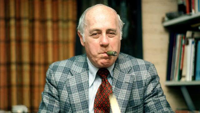 red_auerbach_sijpg.jpg